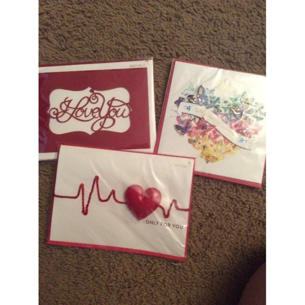 3 Papyrus Valentine Cards B17